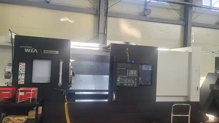 HYUNDAI WIA L500LMA CNC BIG HOLE BOX WAY UNIVERSAL TURNING CENTER W/MILLING